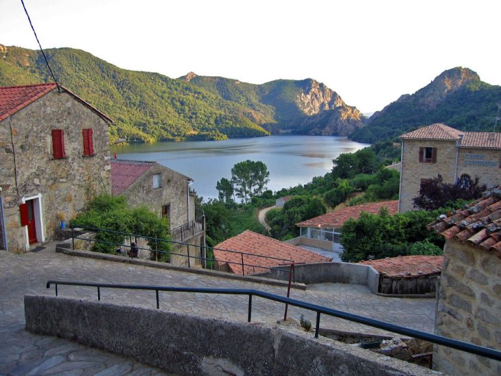 Tolla Corsica town