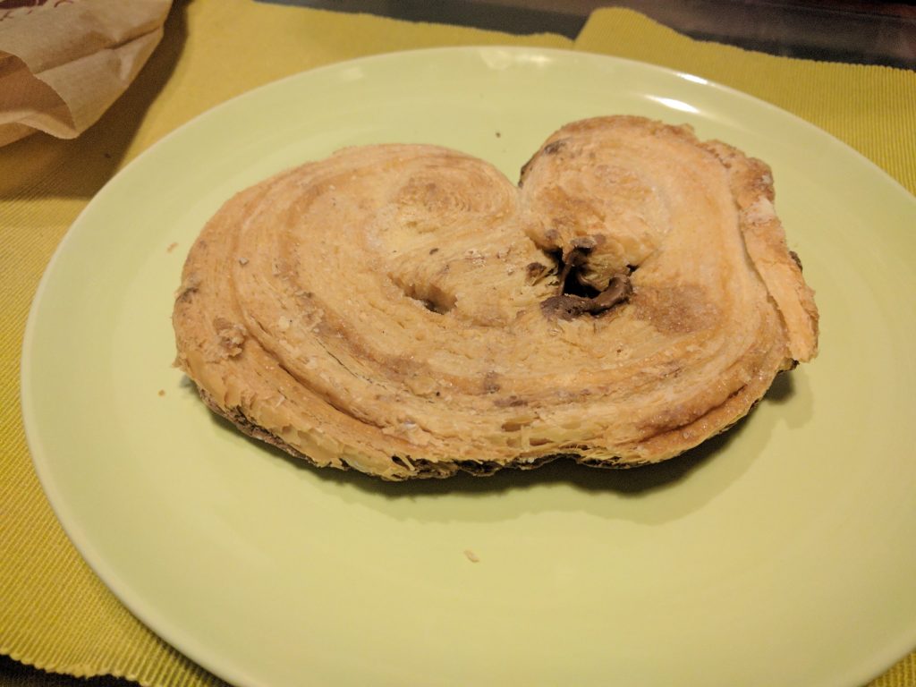 torta hojaldre​ (puff pastry) almendra